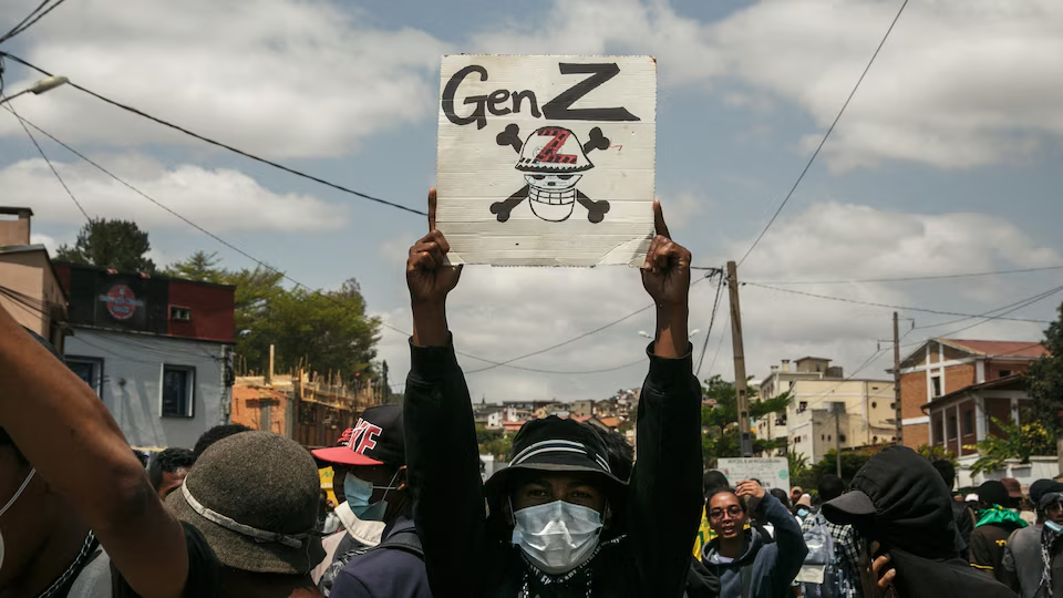 Une manifestation à Antananarivo, la capitale de Madagascar, le 27 septembre 2025. Photo : AFP / RIJASOLO