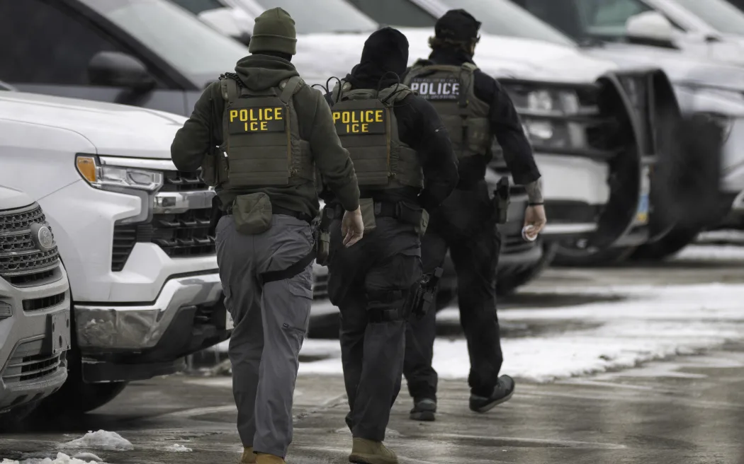 Agents de l'ICE à Minneapolis, dans le Minnesota, en février. Photo : AFP / John Moore