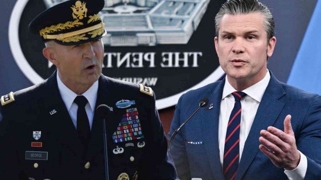 Le chef d’état-major de l’armée de terre américaine, Randy George. Le secrétaire américain à la Défense Pete Hegseth AFP via Getty