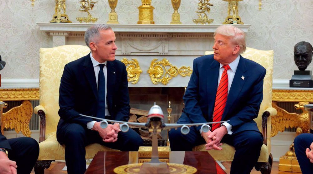 Le Premier ministre canadien Mark Carney (à gauche) rencontre le président américain Donald Trump à la Maison Blanche, à Washington, dans le district de Columbia (États-Unis), le 7 mai 2025. (Photo publiée sur les réseaux sociaux)