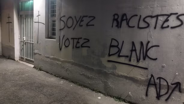 Mosquée vandalisée en France