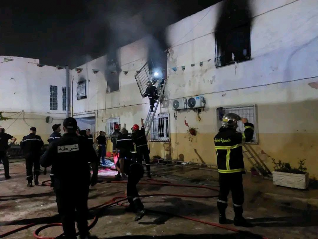 Photo de l'édifice brulé - Source réseaux sociaux locaux.