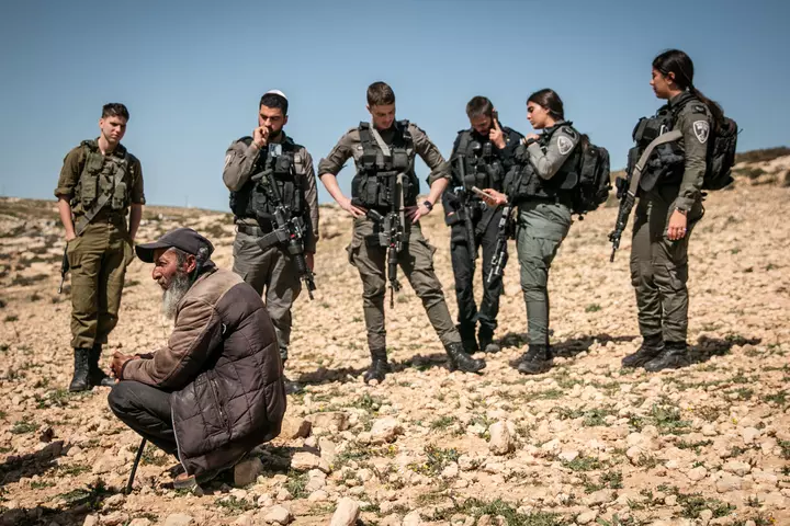 Les colons se déchaînent sur les paysans vivant en Cisjordanie occupée, avec l'aval voire la participation de l'armée. - © Philippe Pernot / Reporterre